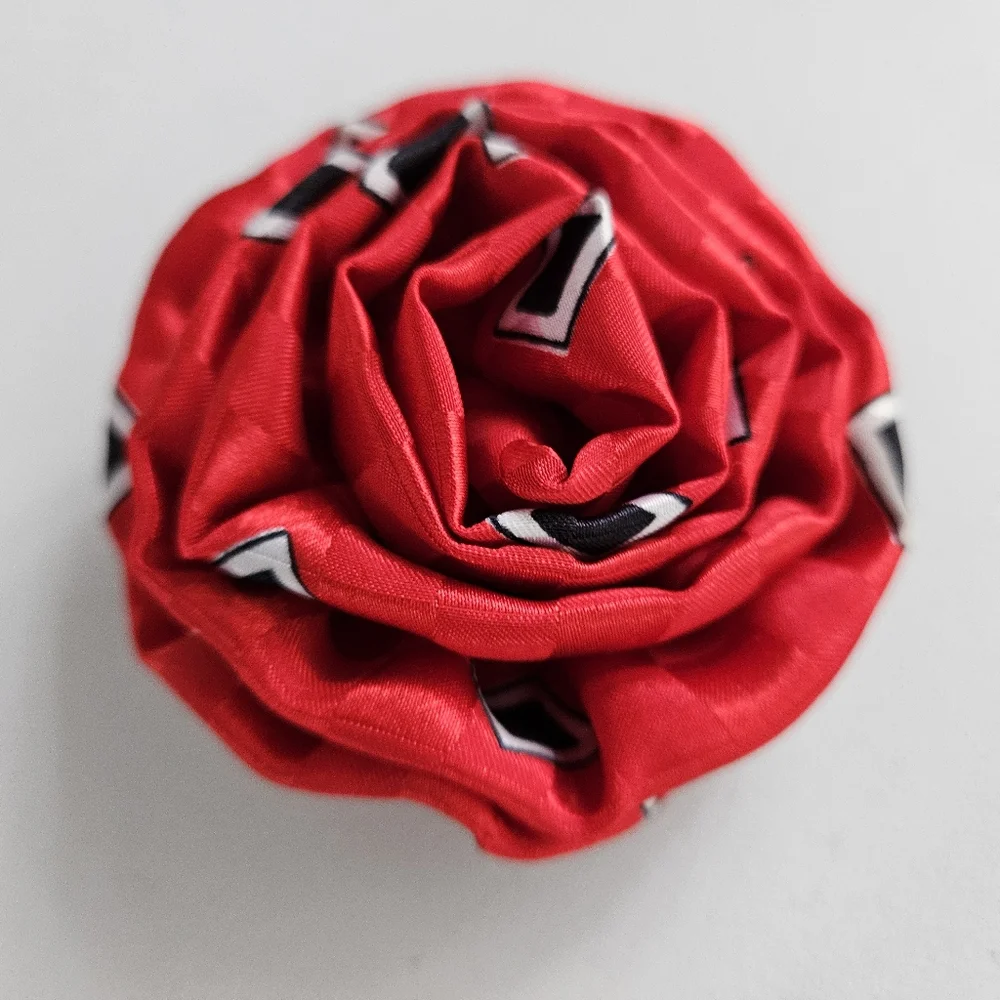Red Satin Fabric Pattern Lapel Pin